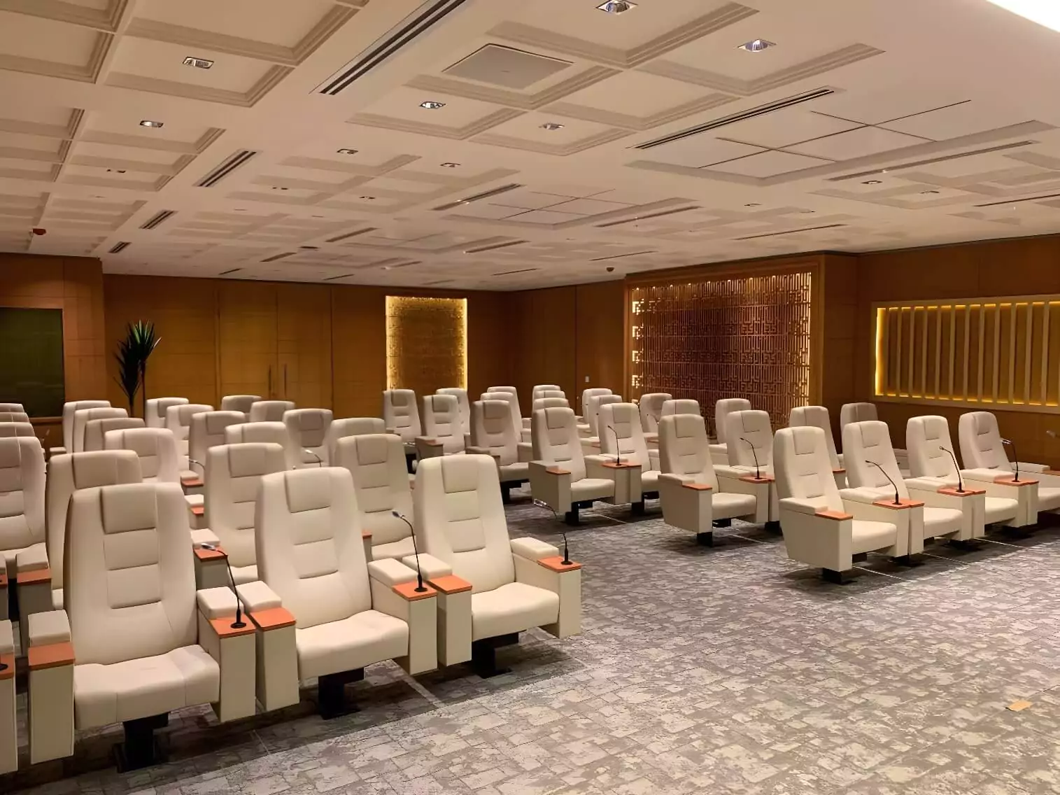 Stackable conference chairs in this versatile training room allow for easy storage and quick reconfiguration. Image